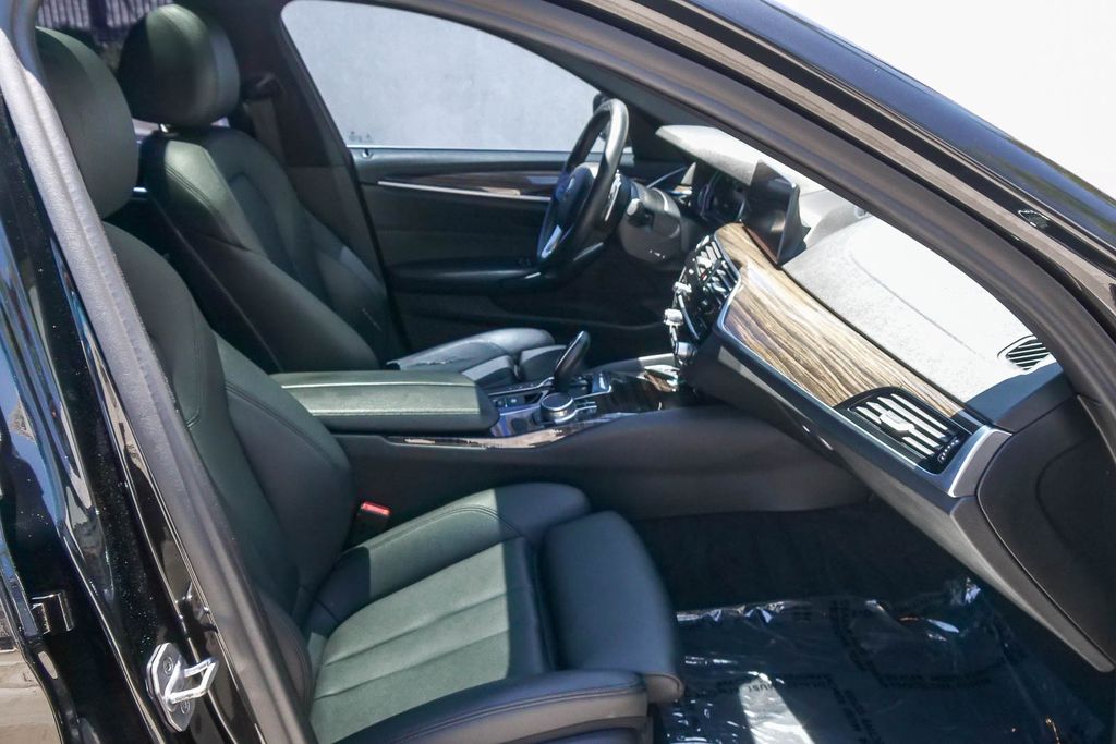 Thumbnail: 2019 BMW 5 Series - 9