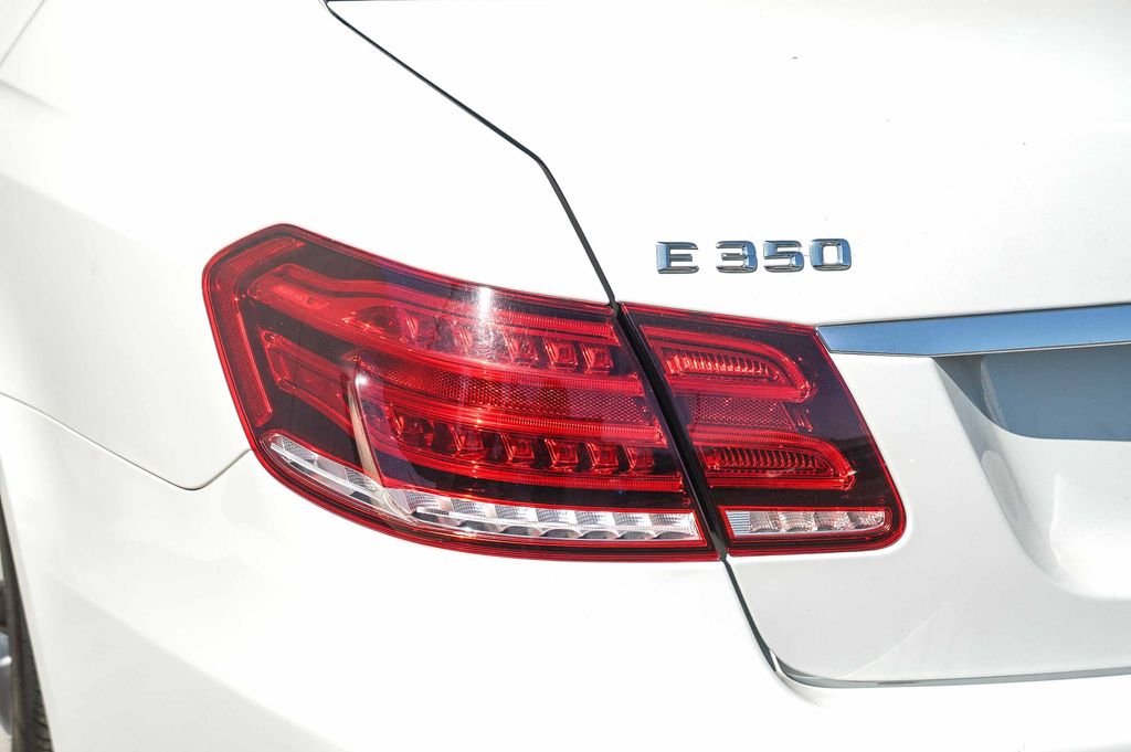 Thumbnail: 2016 Mercedes-Benz E-Class - 10