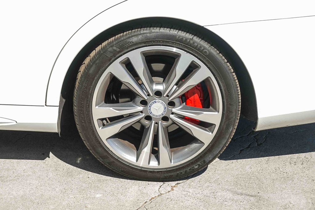 Thumbnail: 2016 Mercedes-Benz E-Class - 5