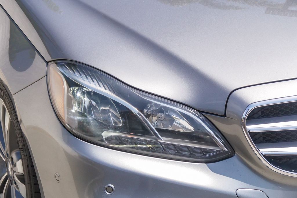 Thumbnail: 2015 Mercedes-Benz E-Class - 9