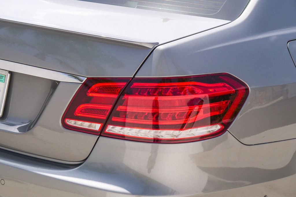 Thumbnail: 2015 Mercedes-Benz E-Class - 12