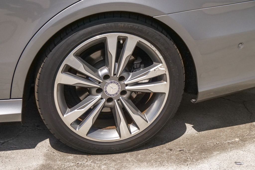 Thumbnail: 2015 Mercedes-Benz E-Class - 10