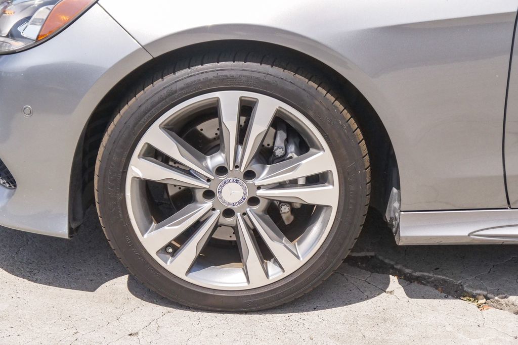 Thumbnail: 2015 Mercedes-Benz E-Class - 6