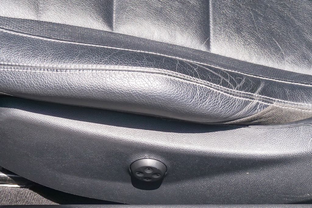 Thumbnail: 2014 Mercedes-Benz E-Class - 21