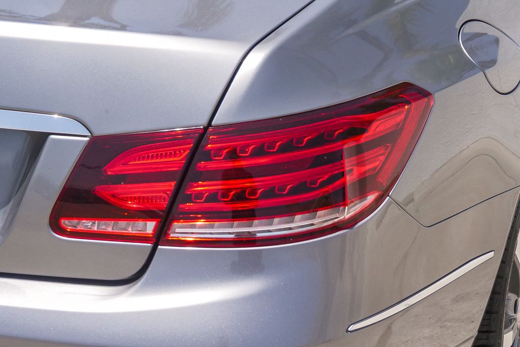 Thumbnail: 2014 Mercedes-Benz E-Class - 18