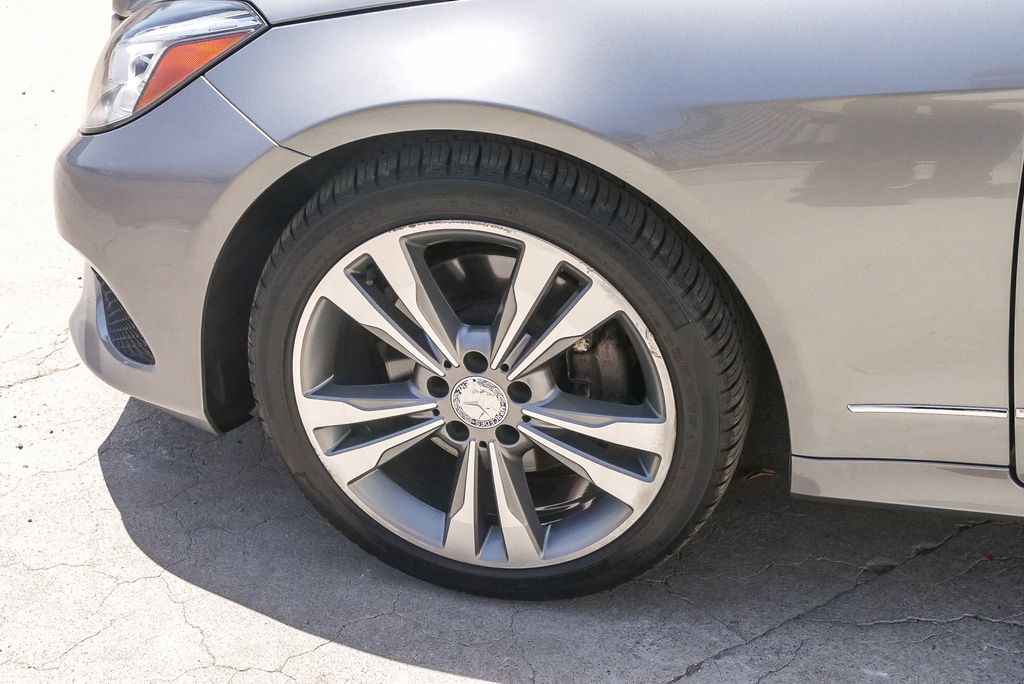 Thumbnail: 2014 Mercedes-Benz E-Class - 6