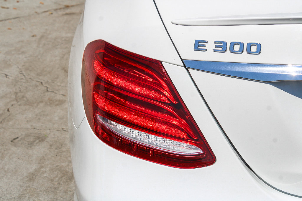 Thumbnail: 2018 Mercedes-Benz E-Class - 20