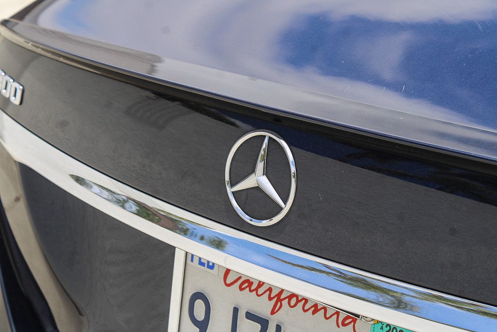 Thumbnail: 2017 Mercedes-Benz E-Class - 5