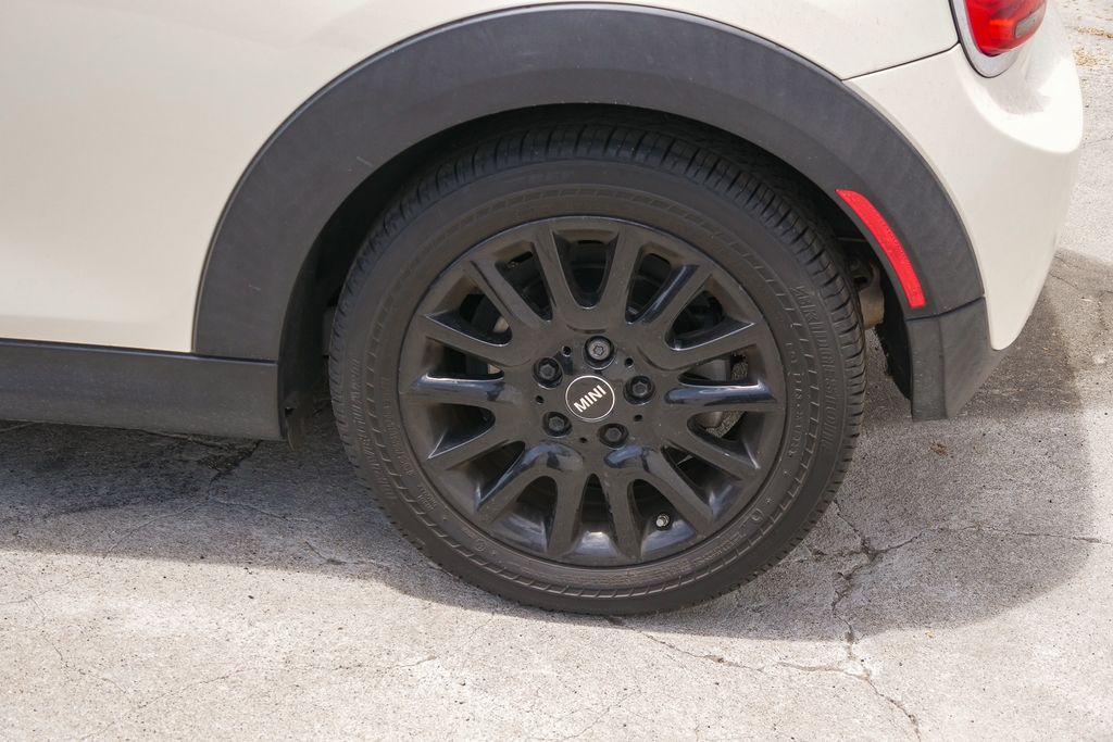 Thumbnail: 2015 MINI Cooper - 10
