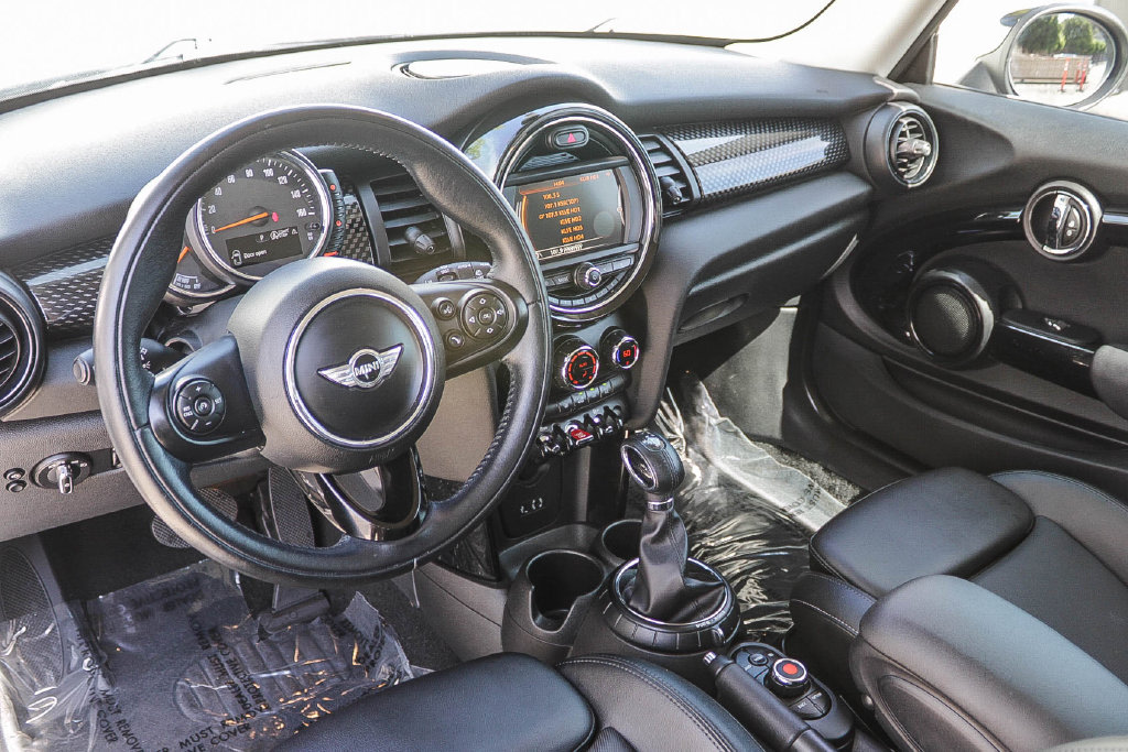 Thumbnail: 2017 MINI Cooper - 2