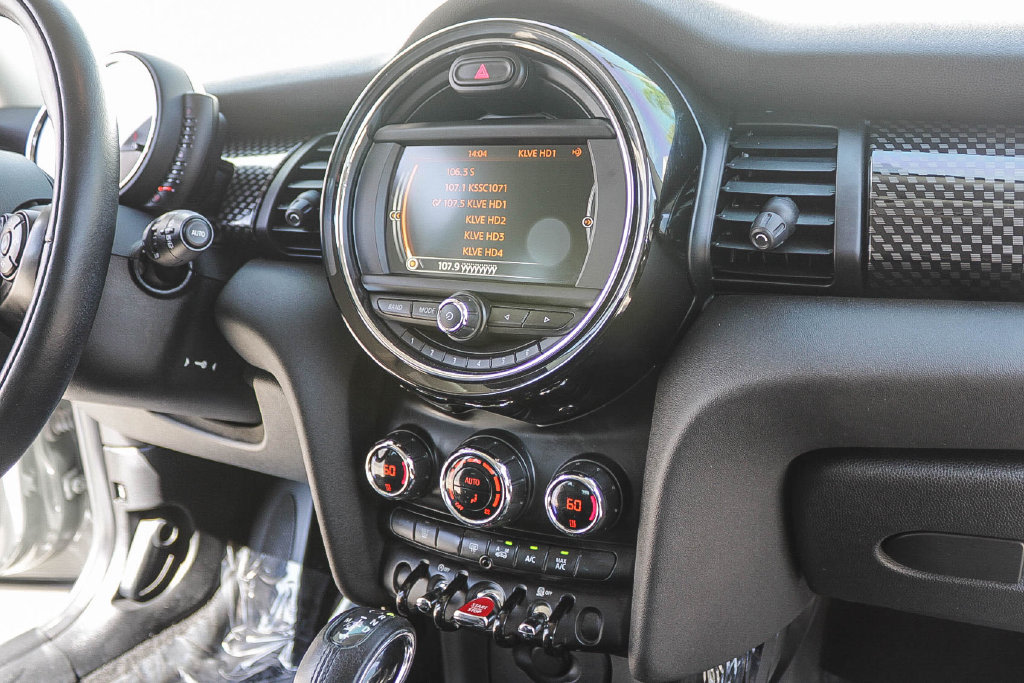 Thumbnail: 2017 MINI Cooper - 9