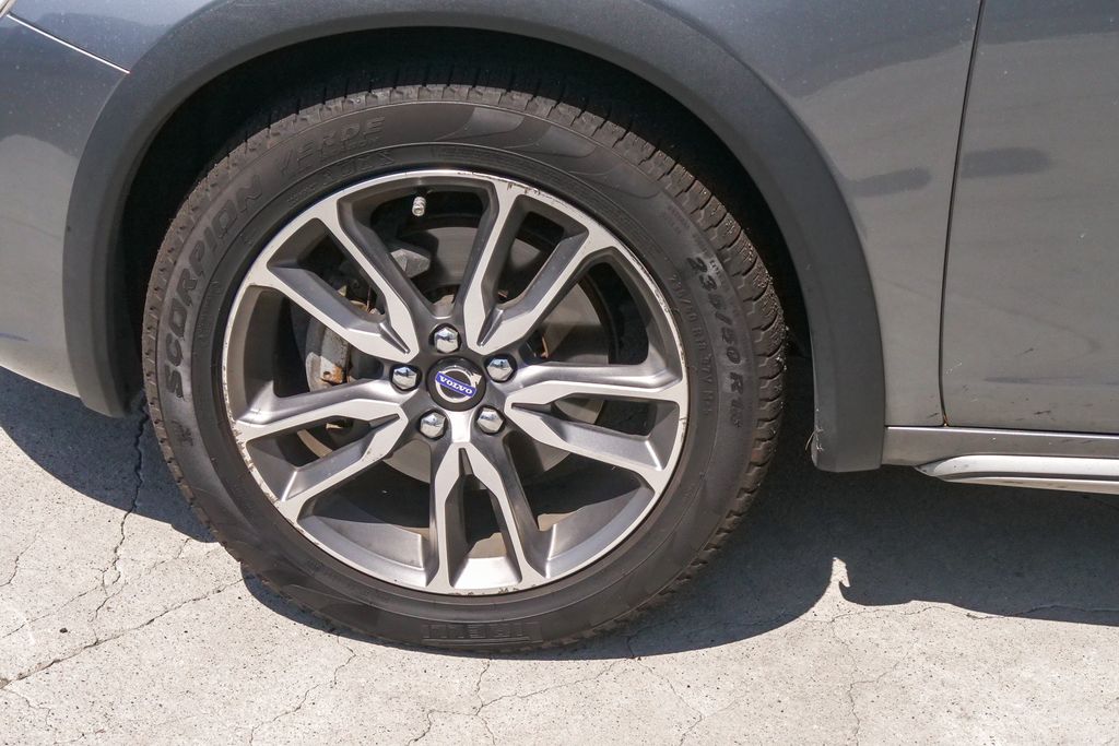 Thumbnail: 2016 Volvo S60 - 6