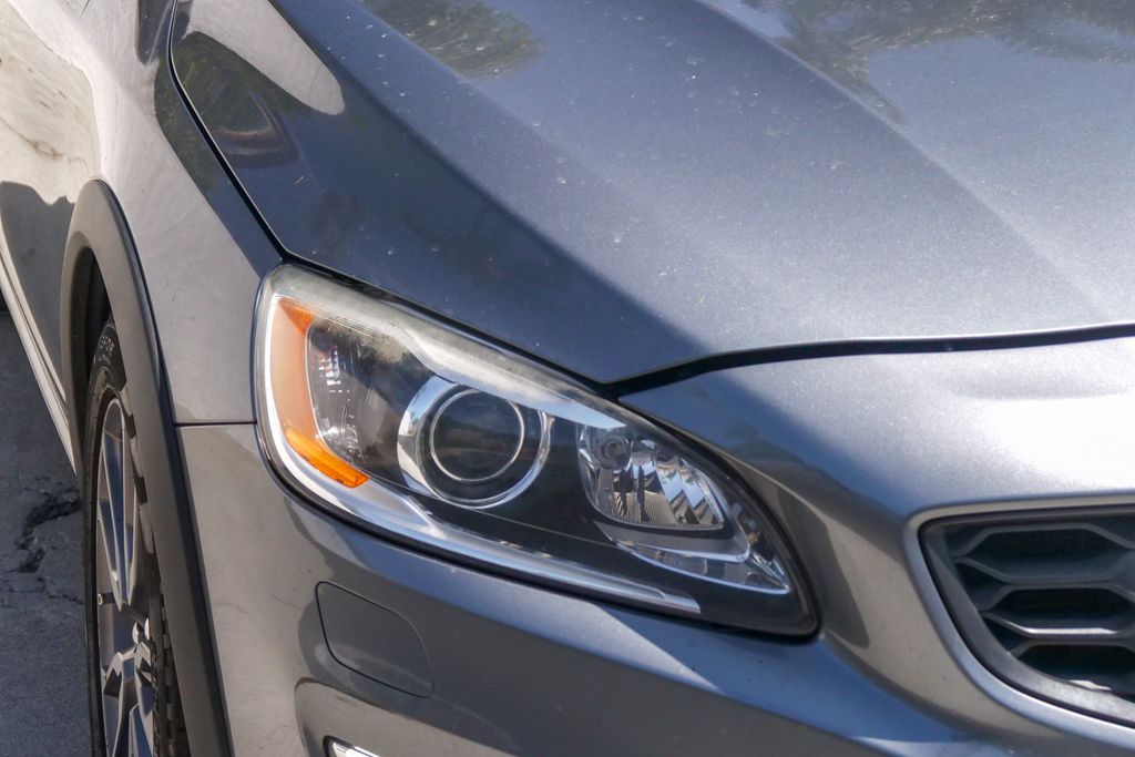 Thumbnail: 2016 Volvo S60 - 9