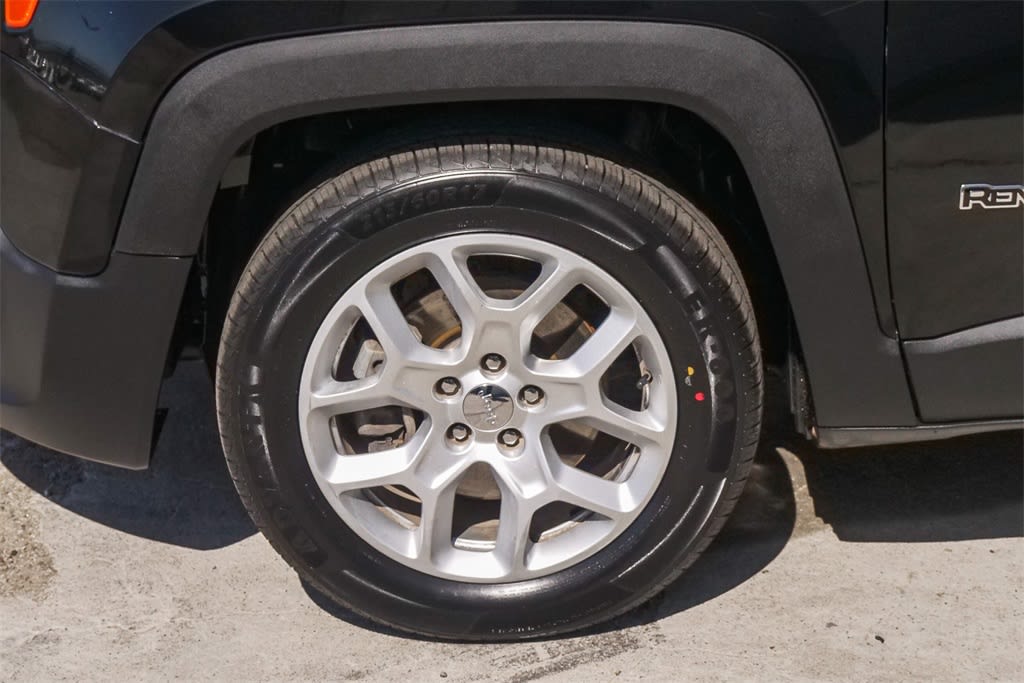 Thumbnail: 2018 Jeep Renegade - 6