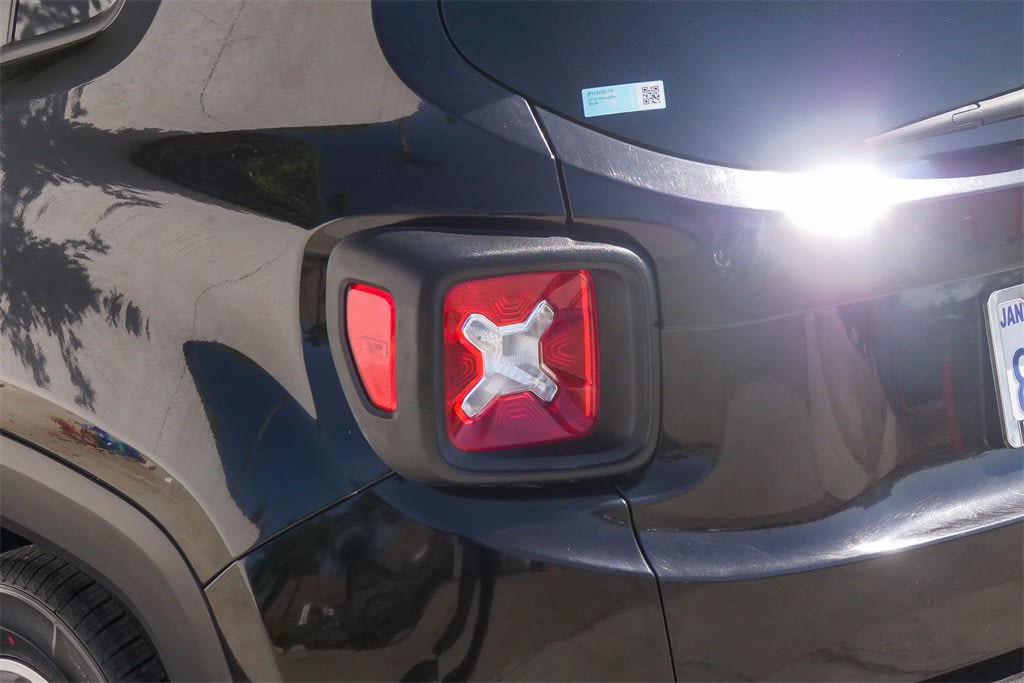 Thumbnail: 2018 Jeep Renegade - 20