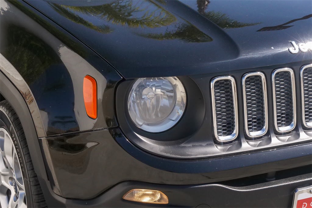Thumbnail: 2018 Jeep Renegade - 17