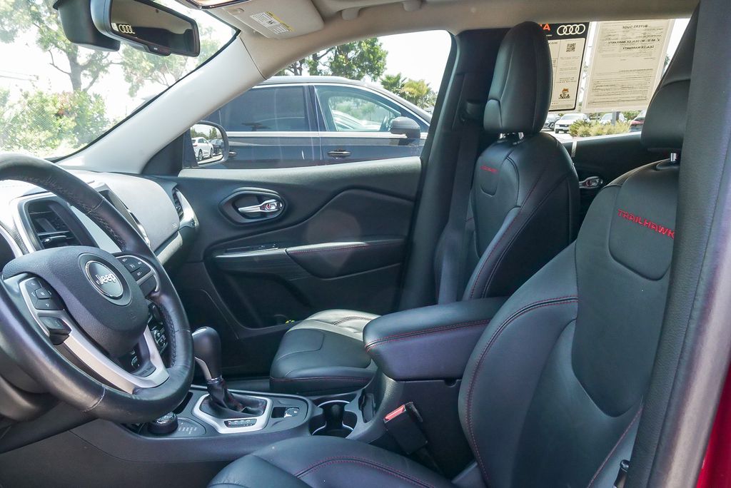 Thumbnail: 2015 Jeep Cherokee - 8