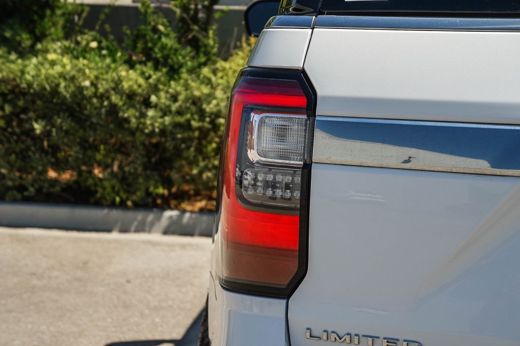 Thumbnail: 2021 Ford Expedition - 17