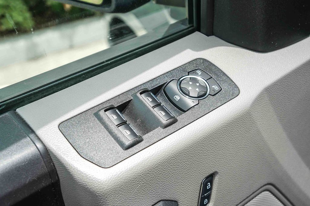 Thumbnail: 2019 Ford F-150 - 18