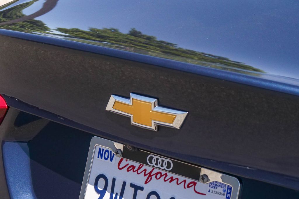 Thumbnail: 2022 Chevrolet Malibu - 5