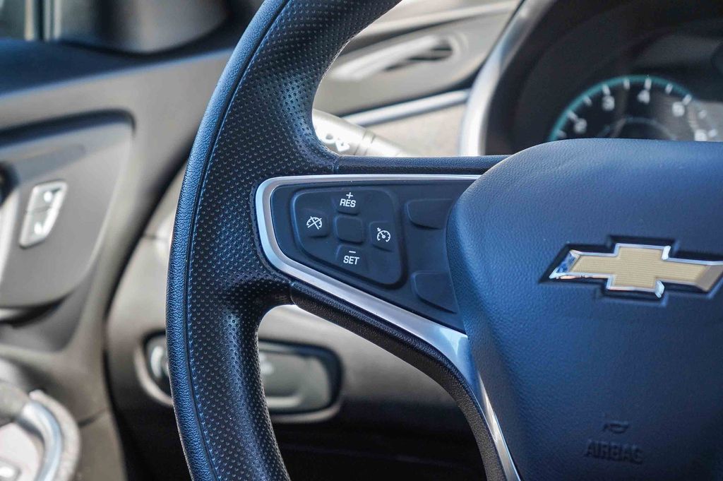 Thumbnail: 2022 Chevrolet Malibu - 23