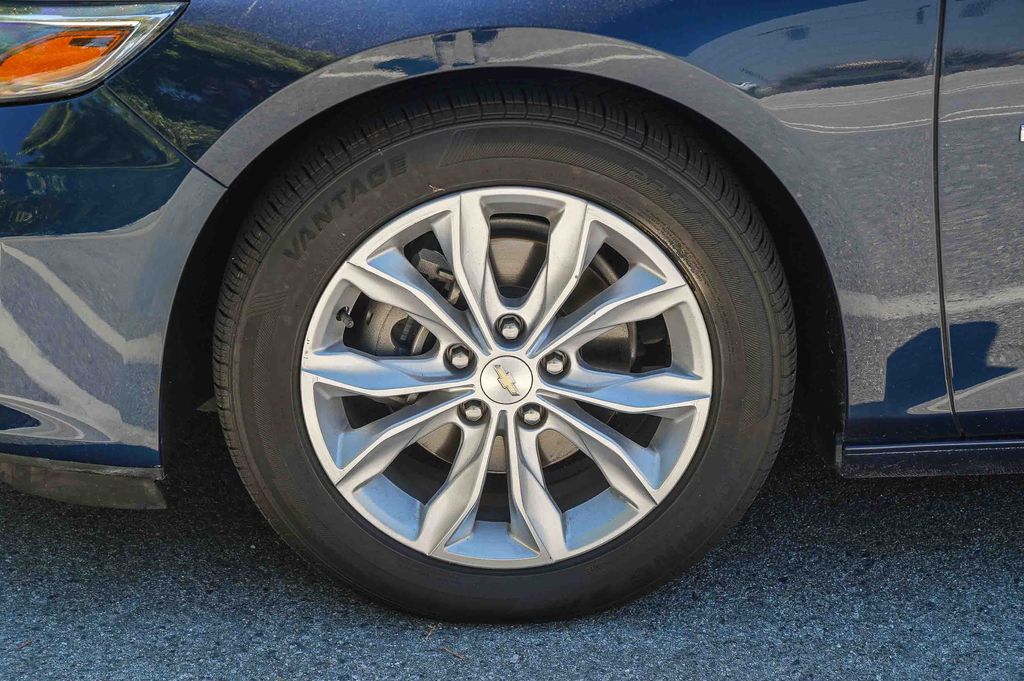 Thumbnail: 2022 Chevrolet Malibu - 7