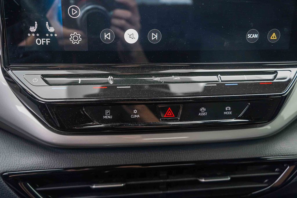 Thumbnail: 2023 Volkswagen ID.4 - 19