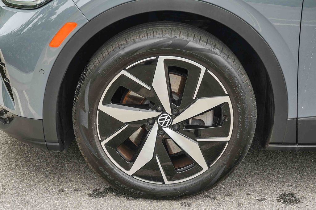 Thumbnail: 2023 Volkswagen ID.4 - 6