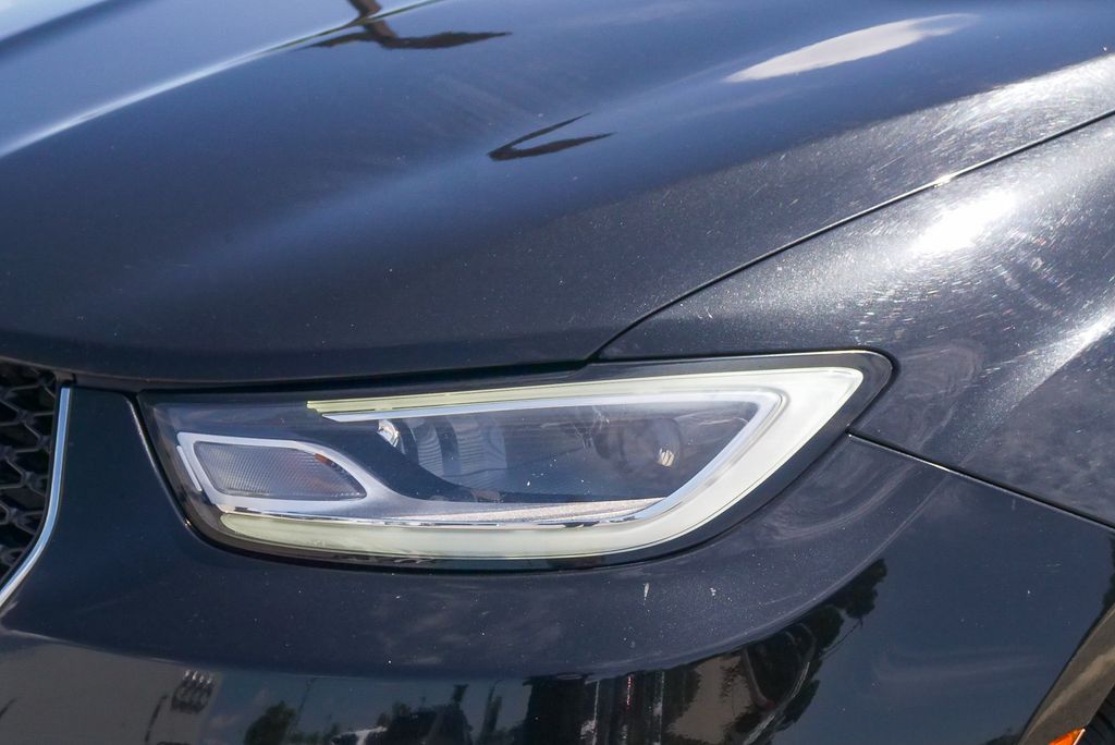 Thumbnail: 2022 Chrysler Pacifica - 10