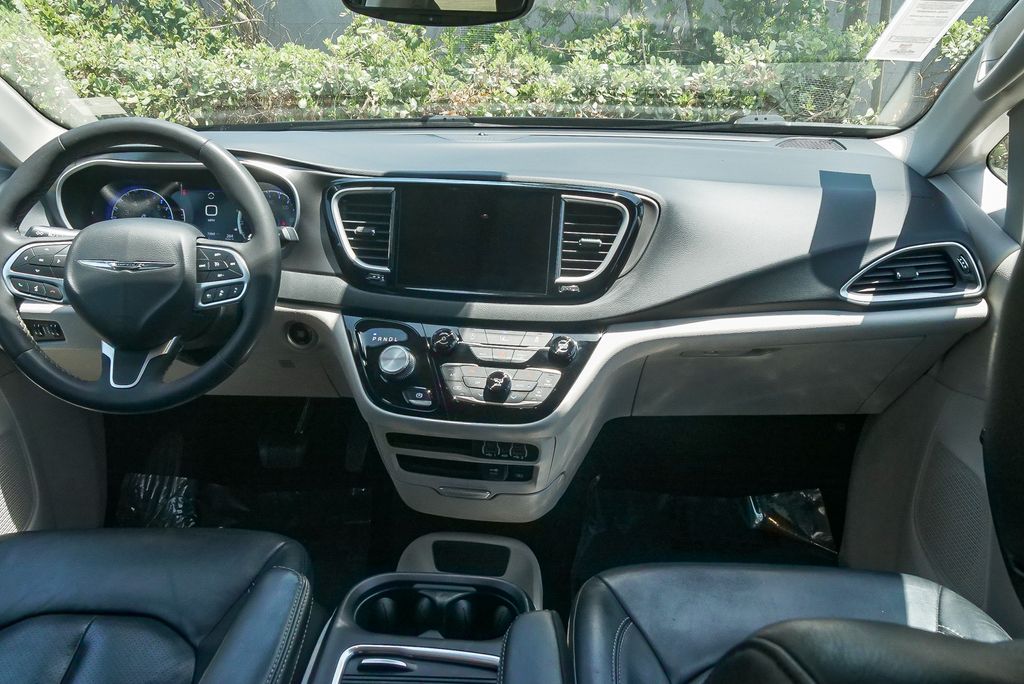 Thumbnail: 2022 Chrysler Pacifica - 2