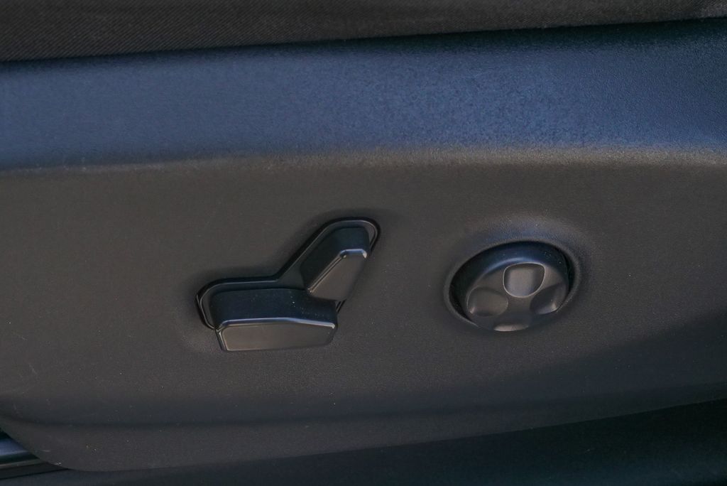 Thumbnail: 2022 Chrysler Pacifica - 23