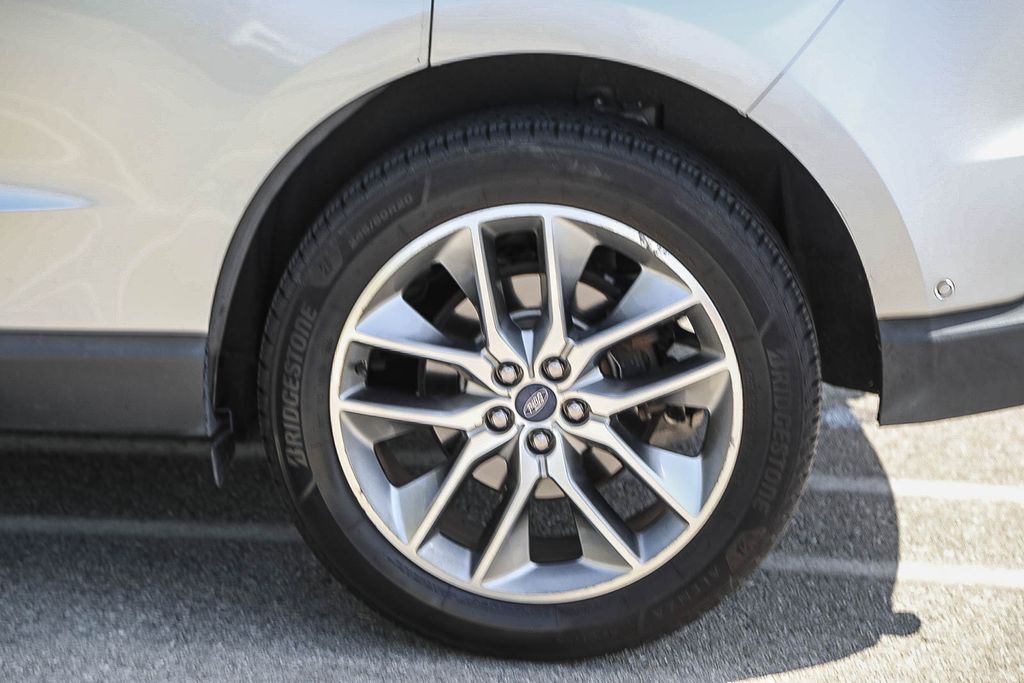 Thumbnail: 2018 Ford Edge - 18