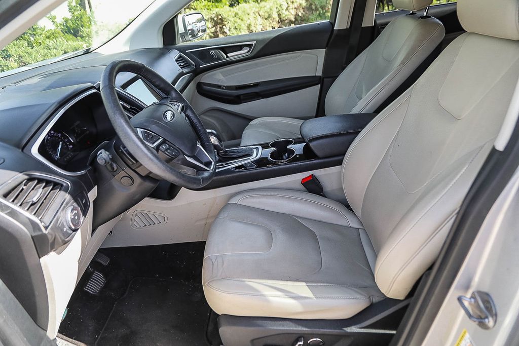 Thumbnail: 2018 Ford Edge - 9