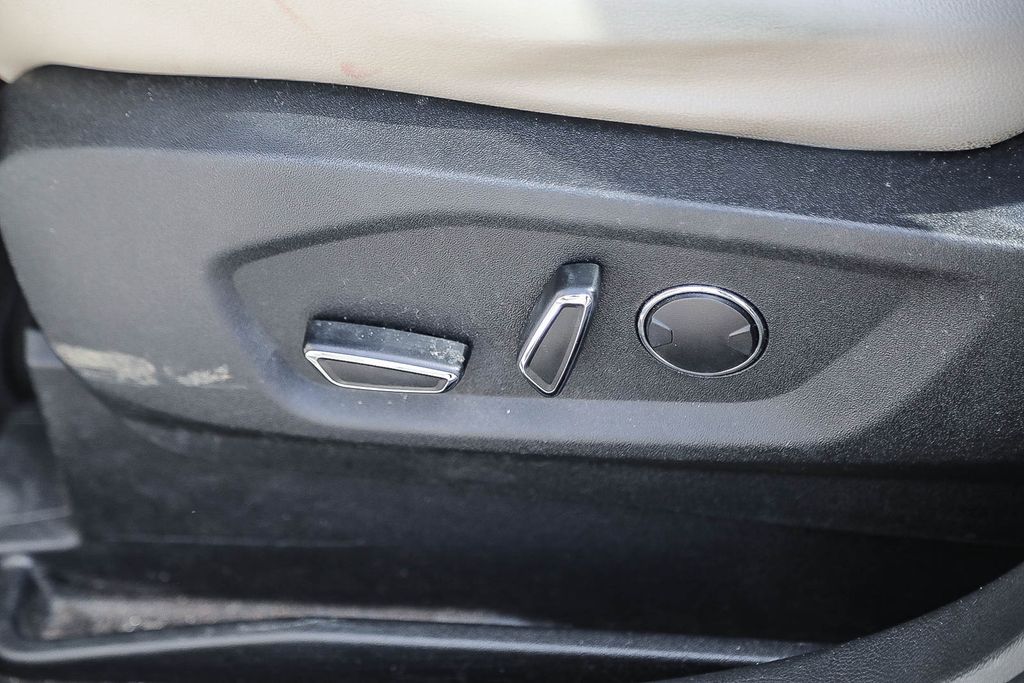 Thumbnail: 2018 Ford Edge - 19