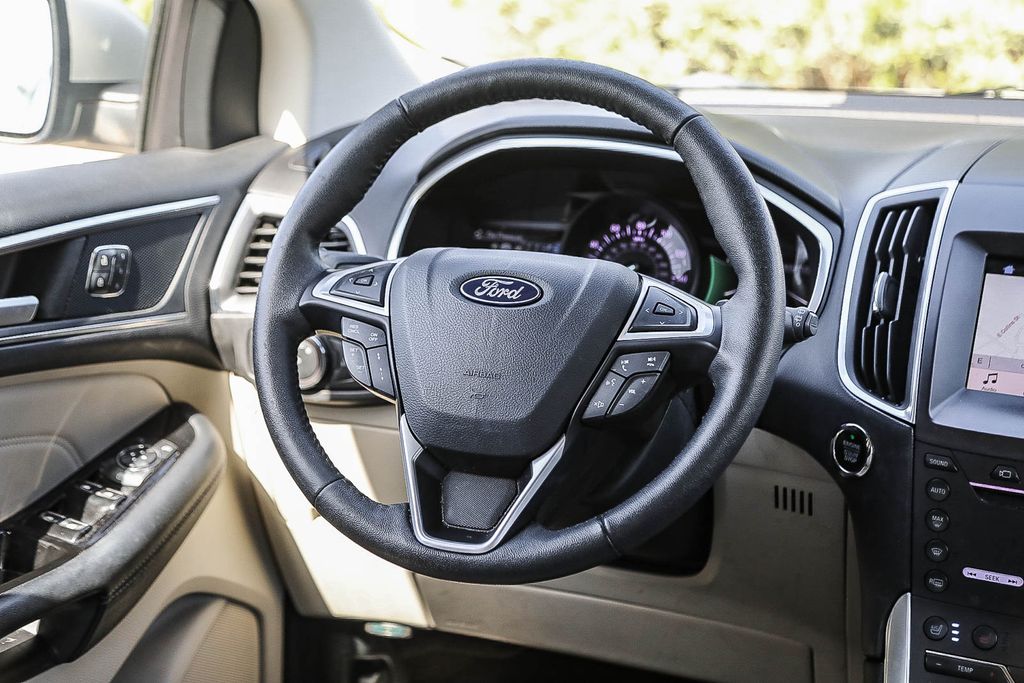 Thumbnail: 2018 Ford Edge - 11