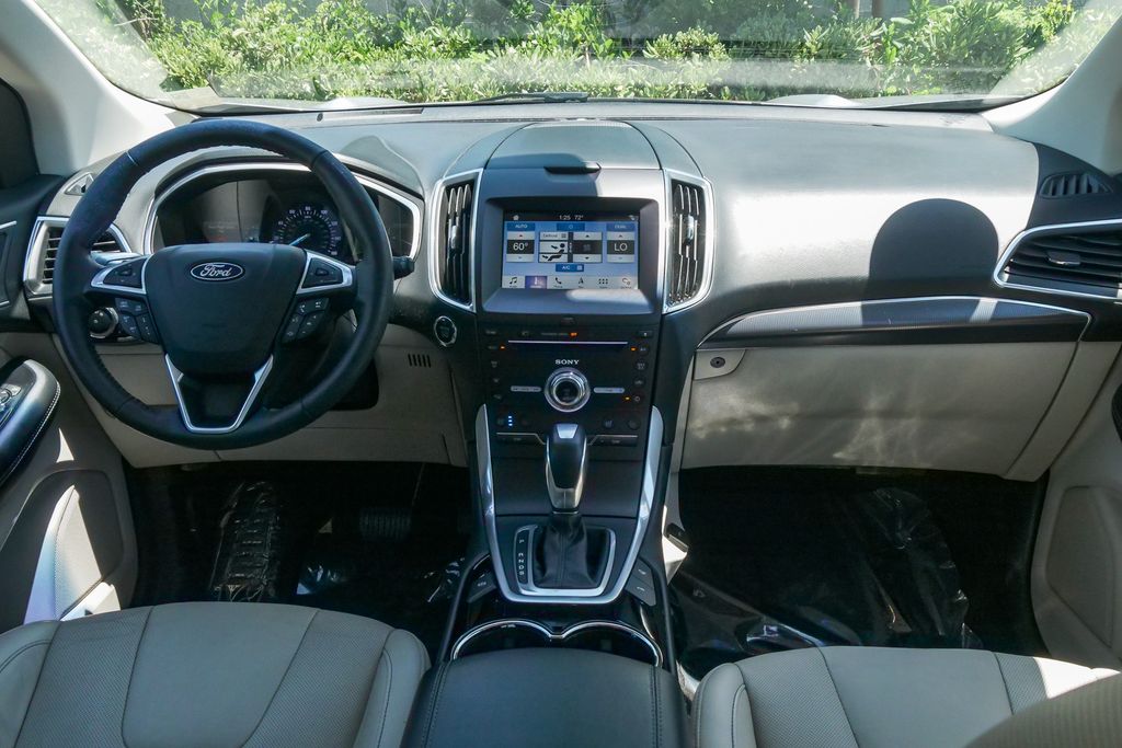 Thumbnail: 2018 Ford Edge - 2