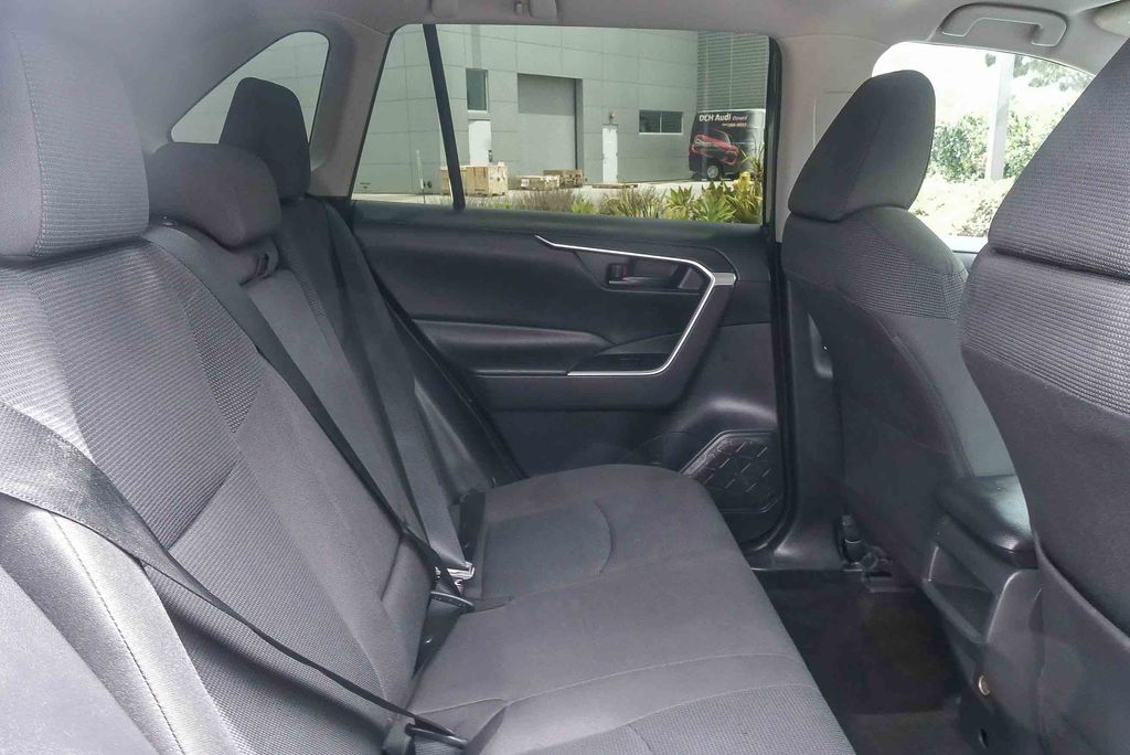 Thumbnail: 2019 Toyota RAV4 - 12