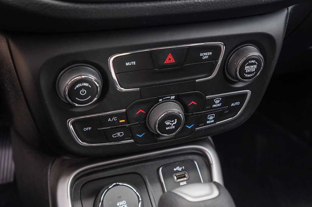 Thumbnail: 2019 Jeep Compass - 20