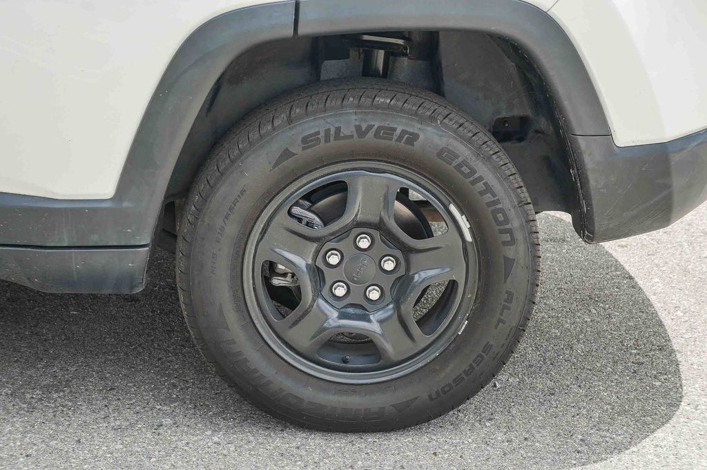 Thumbnail: 2019 Jeep Compass - 7