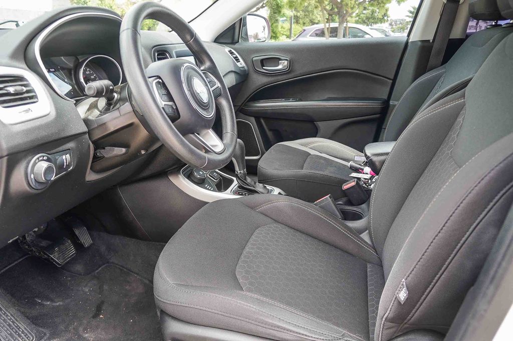 Thumbnail: 2019 Jeep Compass - 8