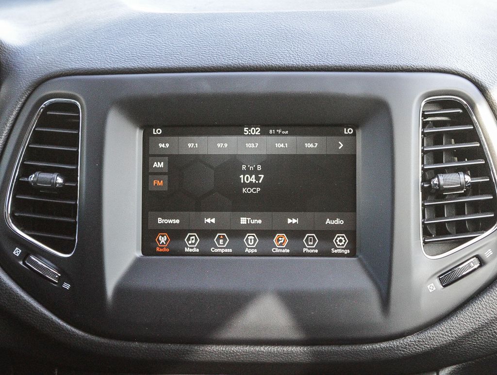 Thumbnail: 2019 Jeep Compass - 22