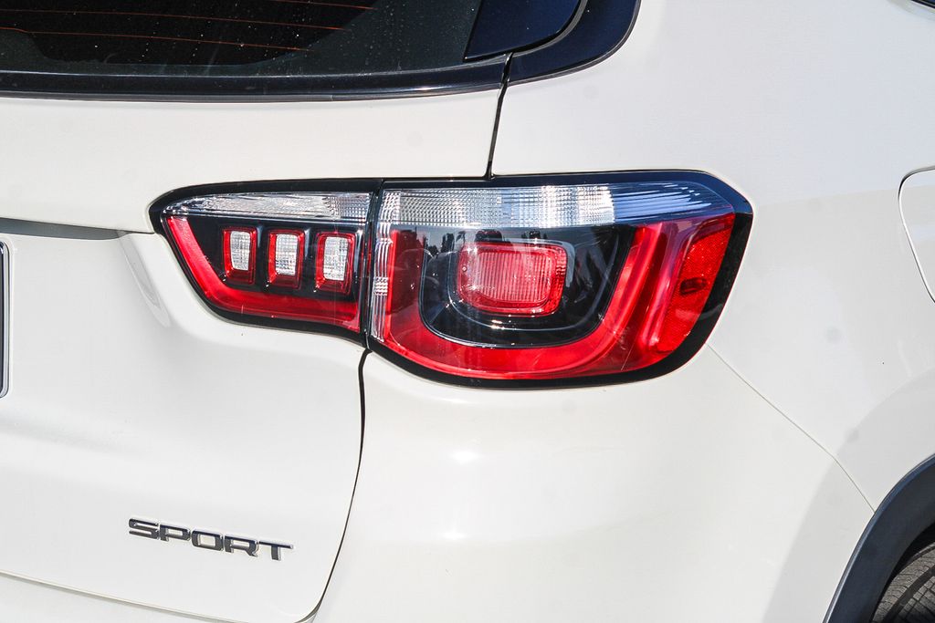 Thumbnail: 2019 Jeep Compass - 18