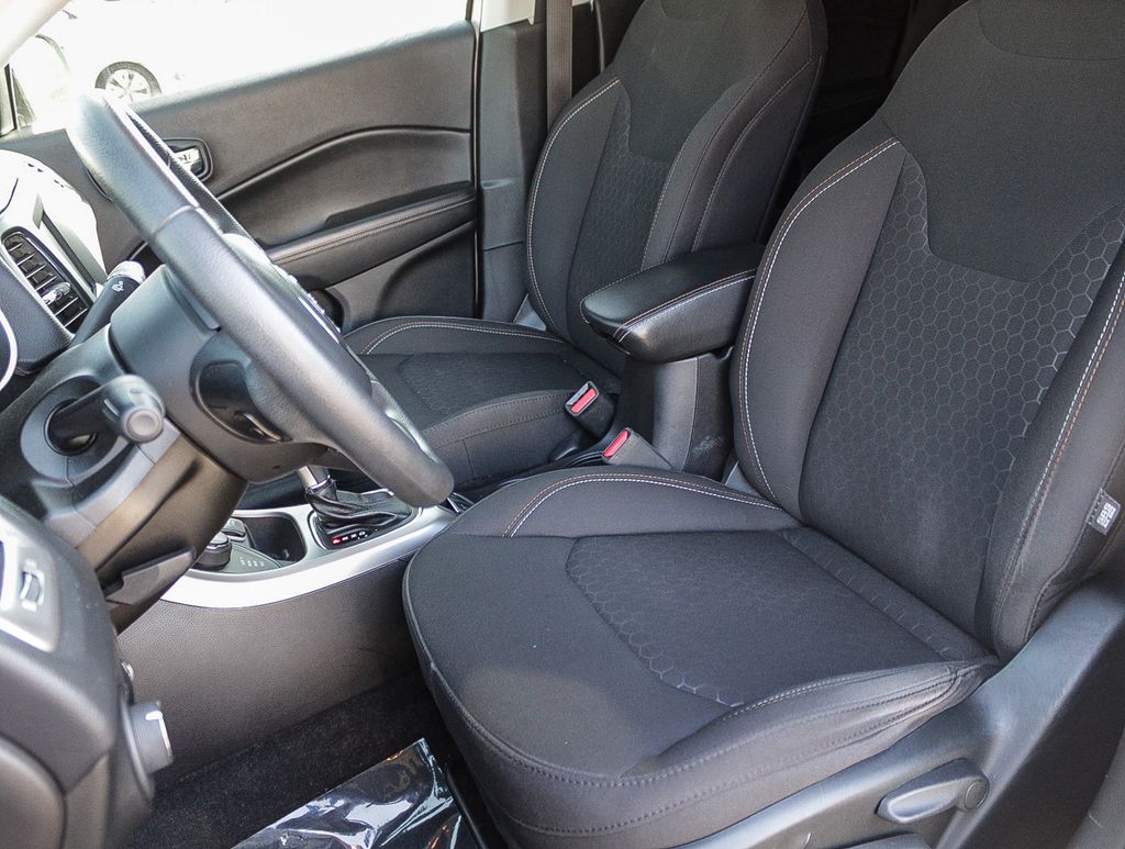 Thumbnail: 2019 Jeep Compass - 10