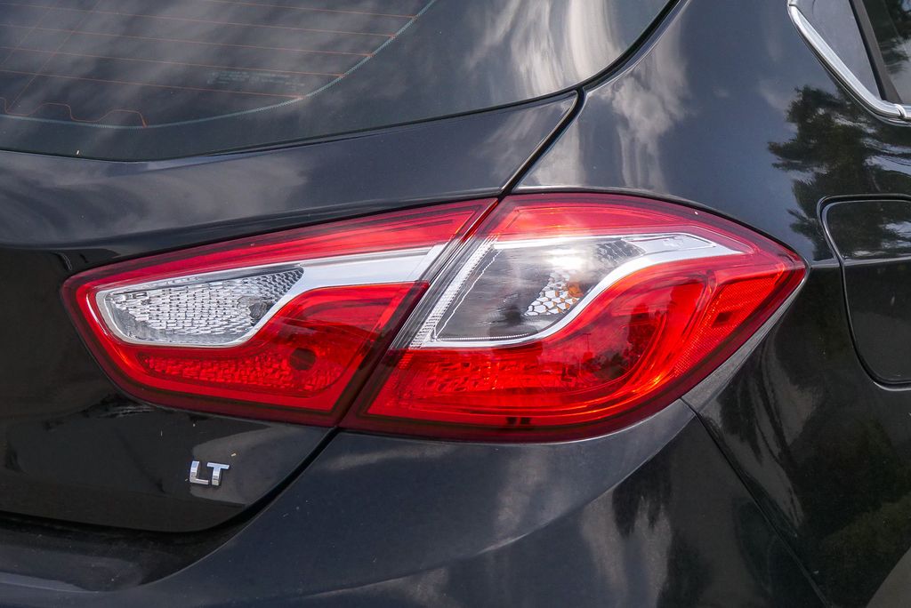 Thumbnail: 2018 Chevrolet Cruze - 16