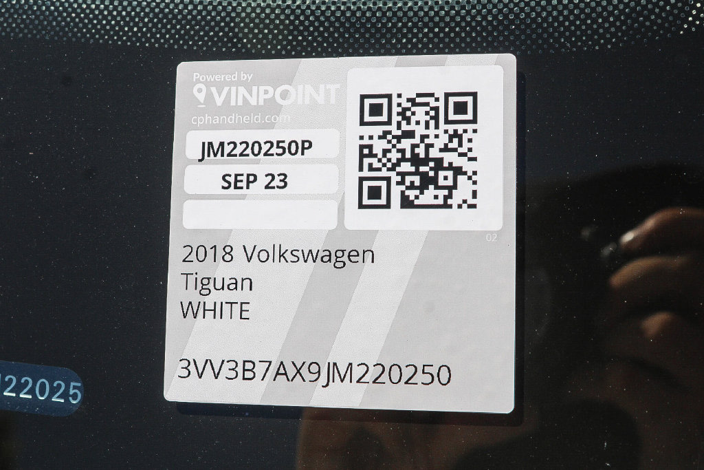 Thumbnail: 2018 Volkswagen Tiguan - 14