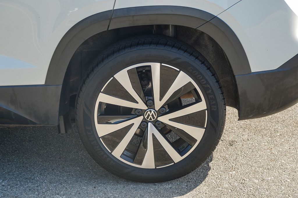 Thumbnail: 2024 Volkswagen Taos - 22