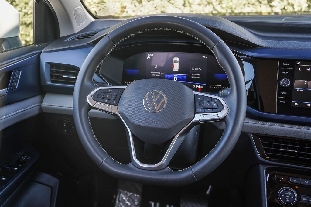 Thumbnail: 2024 Volkswagen Taos - 9