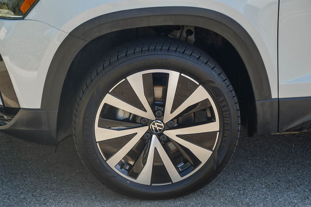 Thumbnail: 2024 Volkswagen Taos - 7