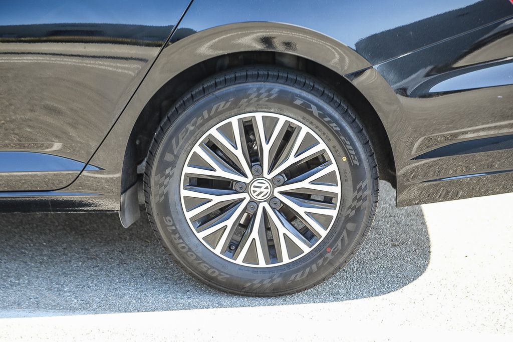 Thumbnail: 2021 Volkswagen Jetta - 20