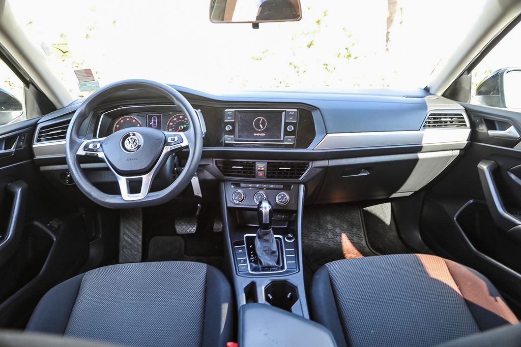 Thumbnail: 2021 Volkswagen Jetta - 2